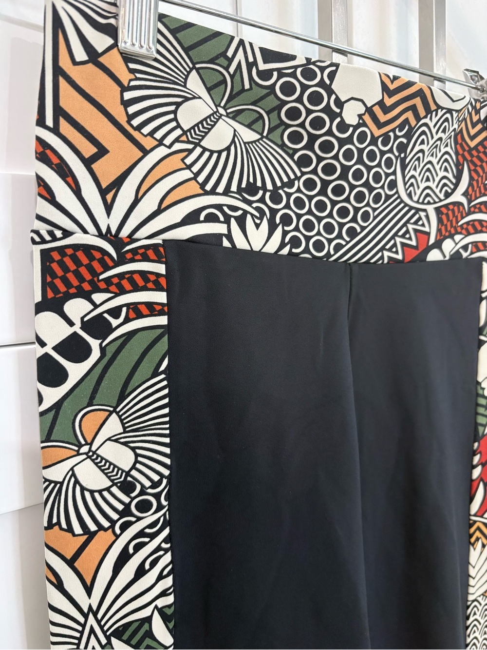 FARM Rio Rainforest Bomber Jacket and matching leggings - Picture 2 of 15
